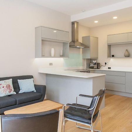 Pass The Keys - Spacious Flat With Private Sun Terrace In South East לונדון מראה חיצוני תמונה