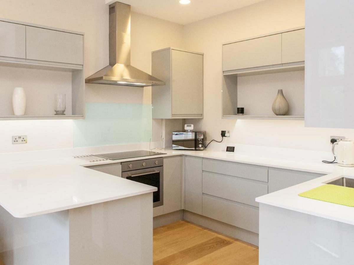 Pass The Keys - Spacious Flat With Private Sun Terrace In South East לונדון מראה חיצוני תמונה