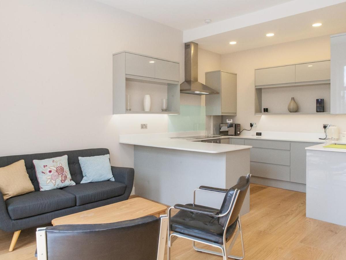 Pass The Keys - Spacious Flat With Private Sun Terrace In South East לונדון מראה חיצוני תמונה
