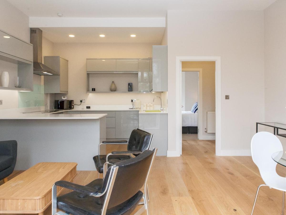 Pass The Keys - Spacious Flat With Private Sun Terrace In South East לונדון מראה חיצוני תמונה